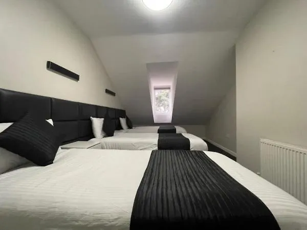 Ryan I Air I Bnb - 102 Mill Street - Free Parking Liverpool